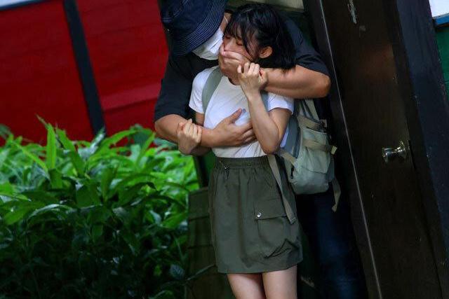 無視したばかりにストーカー凌辱される美女…電車内中出しの禁断地獄でメス堕ち絶頂アクメ！