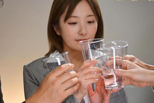 生意気新入社員の恨みで串刺し輪姦される美脚女上司…上下同時封鎖ピストンでチンポ圧の快楽に堕ちる凌辱宴♡