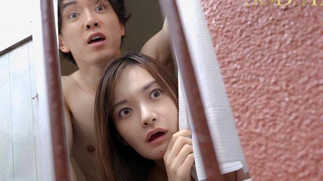 真夏張り込みで女上司と密着汗だく…三日間耐えきれずパコパコ中出しの禁断捜査！