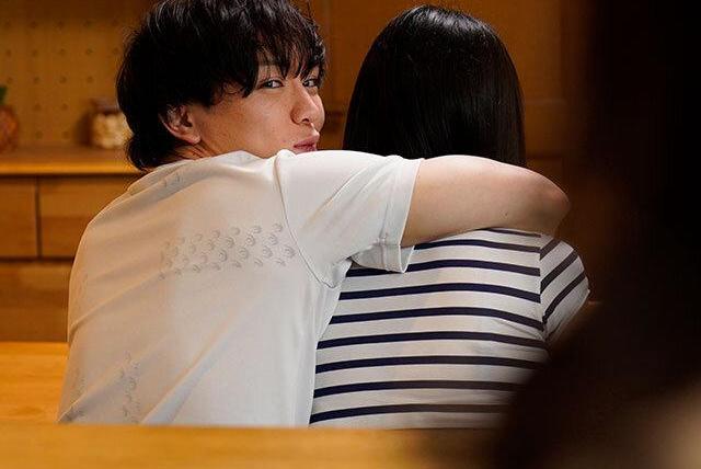 娘の彼氏に無理やり押し倒された美人母…禁断の肉欲に溺れヤリまくりNTRの背徳快楽にハマる！