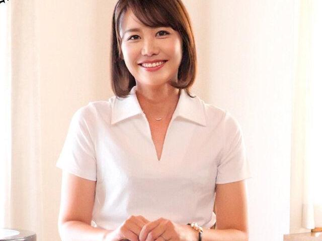 欲求不満の四十路妻がAV初撮りで大噴射…他人棒の激ピスでイキ壊れる禁断ドキュメント♡