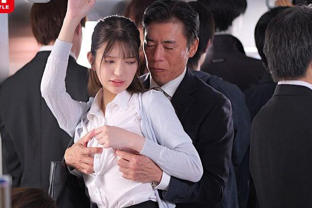 清楚女子大生が痴漢テクに溺れ…彼氏より変態おじの指マン絶頂でNTRハマり♡